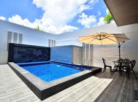Violet Luxury Service Villa: Batu Feringgi şehrinde bir otel