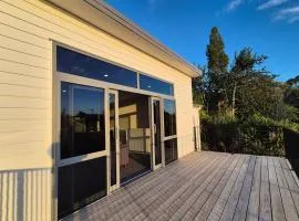 New home with pool in Queenwood, Chartwell