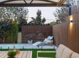 Brighton Vibes & Chill private plunge spa pool