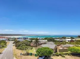 Lieflappie Seaview Stilbaai 400m to the beach