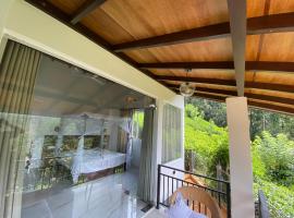 Rainforest mountain resort, Hotel in Deniyaya
