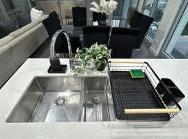 Spacious Modern Retreat in Sydney Olympic Park