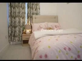 Single room with street view