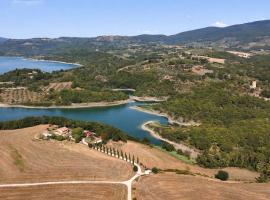 SCAPPO IN UMBRIA, casale al lago, hotel a Corbara