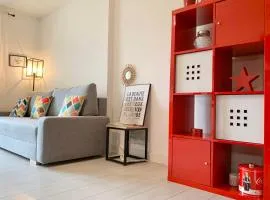 #D1 The red one Studio sofa bed Near GEM train station