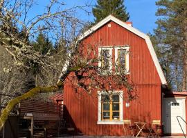 Mysigt 1900-tals hus med bastu och natur, hotel 