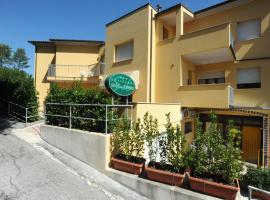 Residence Sole del Conero, hotel v Anconě