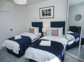 Little Haven Thames view Free Parking Closer to Heathrow, Hotel in Staines-upon-Thames