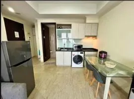 MENTENG PARK EMERALD SPACIoUS 2BEDROOM APARTMENT WITH BEAUTIFUL BALCONY SUPER COMFORTABLE HOTEL GRADE AMENITIES 57SQM 6 PAX