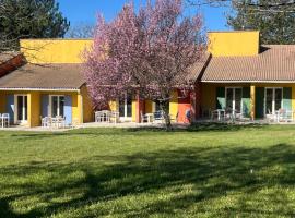 Les mas de Haute-Provence, hotel di Saint-Étienne-les-Orgues