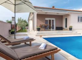Villa Greta - Jadreski by Villas Guide, hotel i Jadreški