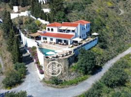 El Cocodrilo - Heated Pool, Sea View - 10 min to beach, hotel sa Algarrobo
