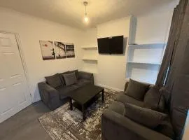 Central Luton, Guest House