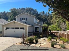 Lovely & Spacious Coastal Home, Hotel in Pacifica