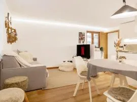 NEW Alpe Veille, Chalet Centro La Thuile 2 Bagni e Garage Privato