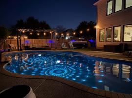 Georgian 5BR Retreat Heat Chilled Pool + Hot Tub, viešbutis mieste Džordžtaunas