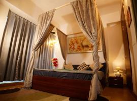 Luxurious 1BHK with City View, hotel v destinácii Noida