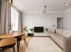 Wspólna Downtown Luxury Apartment by BookingHost
