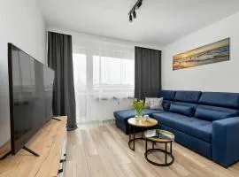 Nadmorski Apartament z Balkonem w Kołobrzegu by Noclegi Renters