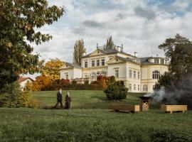 House of Loevenstein, hotell i Dobřenice