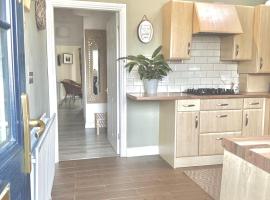 Newcastle Pet friendly 1 bed drive garden 10m city, hotel a Kenton