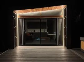 The Coo, Luxury glamping pod with hot tub, croft4glamping