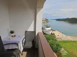Apartment with A - C in Mali Iz-Insel Iz 53441