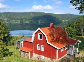 Lovely holiday house by a beautiful lake!