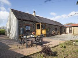 Coedllys Cottage - A countryside retreat for families and friends, with exclusive use of a swim spa, hotel v destinaci Llangynin