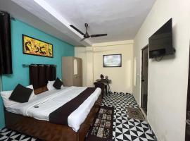 Hotel Satya Niketan Near South Embassy, hotel v destinaci Dillí