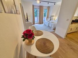 Radebeul Charmantes Studio mit Küche und Balkon: Radebeul şehrinde bir otel