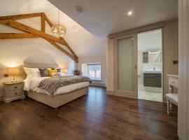Luxury 1 bedroom converted stable, self-catering accommodation near superb Kinsale โรงแรมในคินเซล