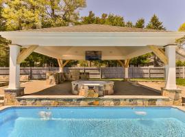 Beachside family POOLSPAOPEN20thAPril, хотел в Барнстабъл