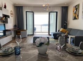 Unique Seaview One Bedroom Apartment - Lustica Bay, hotel a Radovići