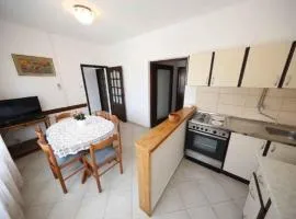 Apartment with A - C in Mali Iz-Insel Iz 53442