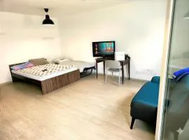 Modern Studio with Panoramic View - Geneva Tram 17