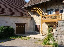 Le Domaine Des Petits Chat, hotel di Orchamps