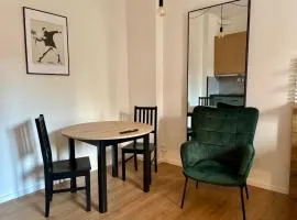 Urban Studio - Tram Stop at Your Door, Metro 5-min Walk