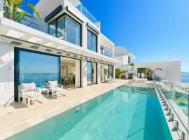 Villa Horizon - Luxury, Heated Pool and Jacuzzi