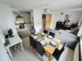 Easy access 2Bed Apt ground floor near City Centre