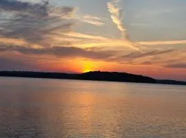 Floating Cabin Retreat near Toronto