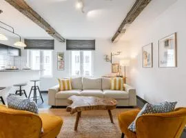 Bright Central Apartment for 4 Guests