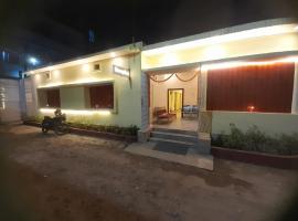 The Muhurat Banquet & Hotel, hótel í Muzaffarpur