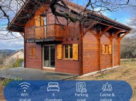 Chalet de la Goutte - Calme & Nature, hôtel à Champdray