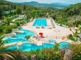 Glamping Rosselba Le Palme, ξενοδοχείο σε SantʼAnna
