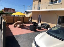 Gîte L'albatros - 400m de la mer, hotel a Bréhal