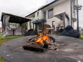 Vila sa dvoristem i rostiljem-Zlatibor