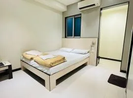 HOTEL MADNI ROYALE (50 Mtrs from Dargaah), Ajmer