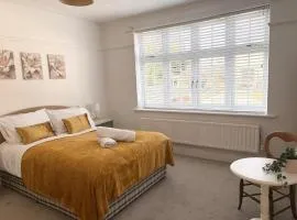 The Golden House, spacious family home, parking, garden