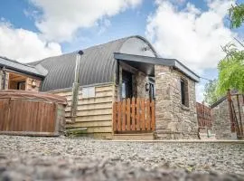 Dog-Friendly 4-Person Cottage with Hot Tub - Cantref, Brecon
